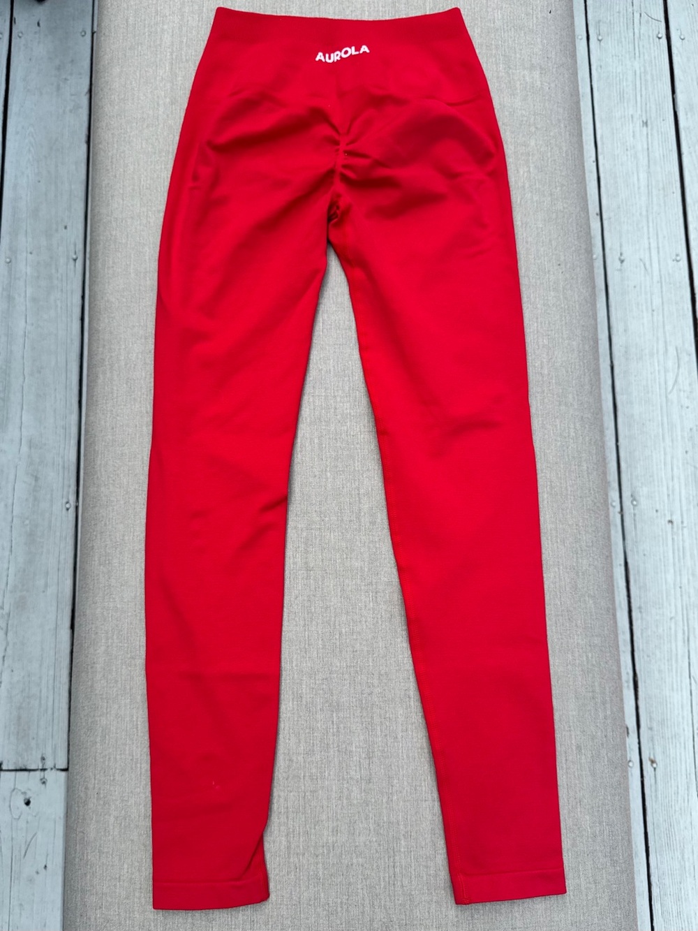 NWOT Aurola Butt Scrunch Seamless Leggings Red Small